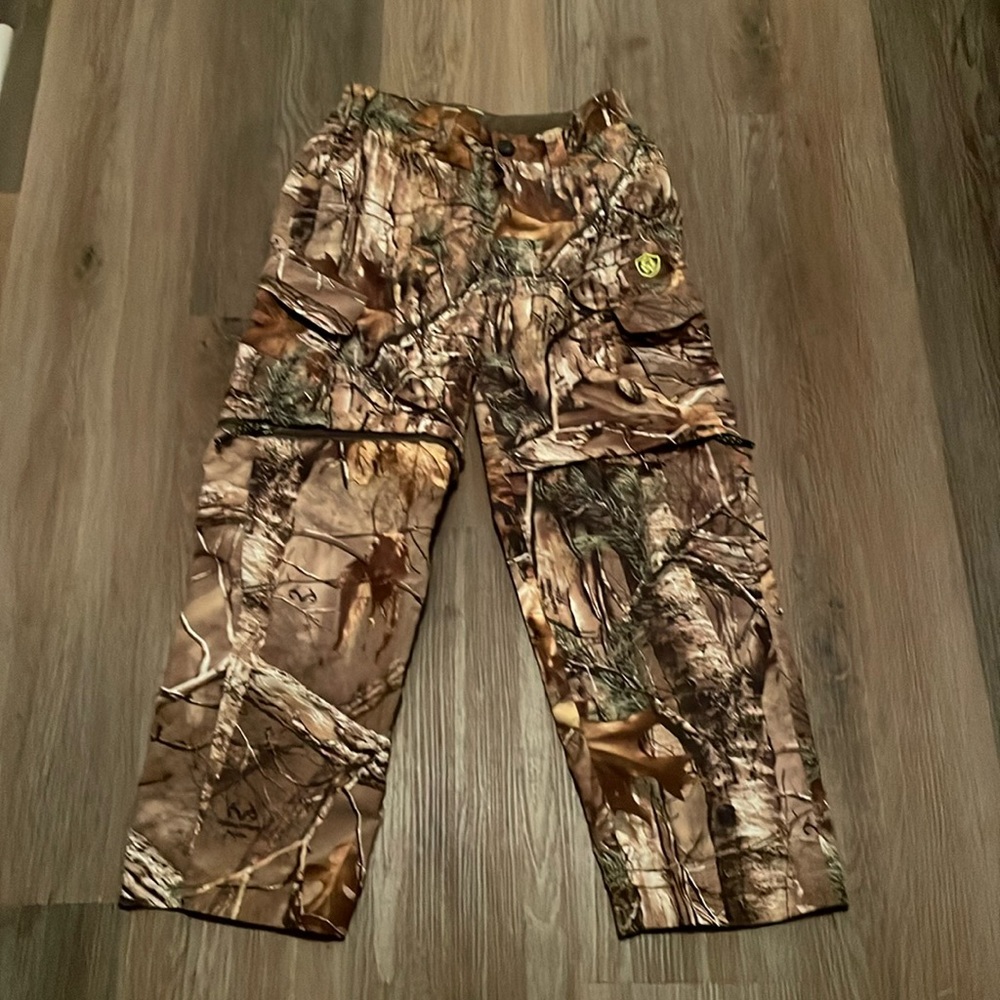GAME WINNER Camo Hunting Pants Convertible Zip Off Shorts Youth size M(8-10)